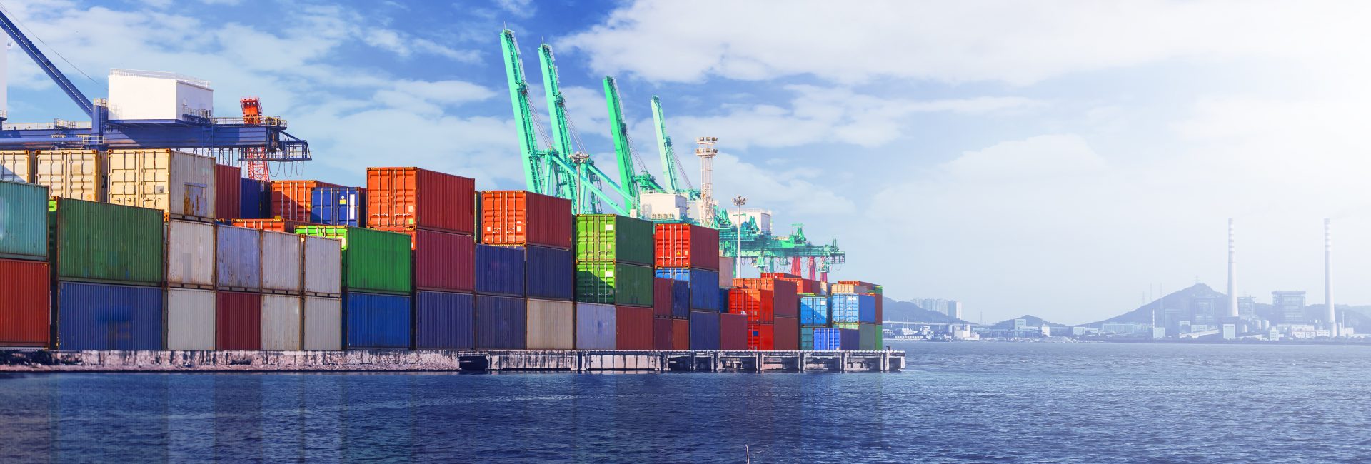 container terminal?Wharf, transport